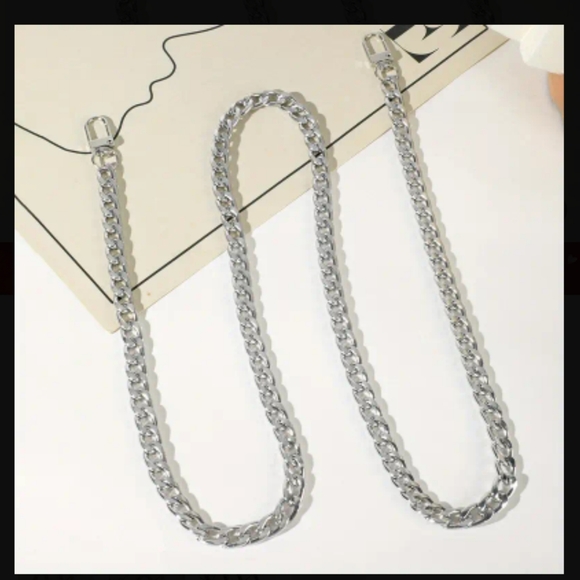 39 in Silver Crossbody chain New - Picture 2 of 3